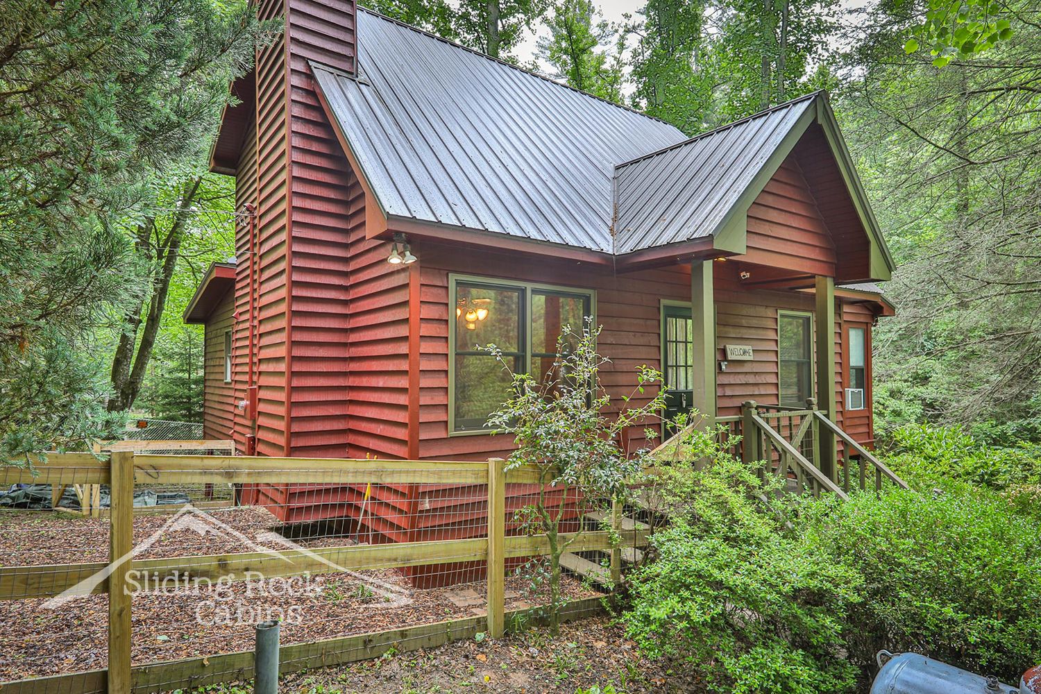 Creekside Manner | Sliding Rock Cabins®